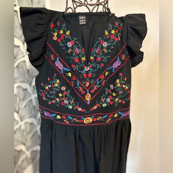 Floral embroidered Flutter sleeve BohoChic feminine Dress Sz Med Black - SHEIN - Picture 5 of 7
